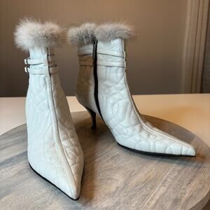 Donald J Pliner Couture White Quilted Leather Rusha Ankle Booties Size 6 M